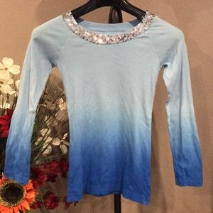 Long-sleeve knit top light blue to royal blue